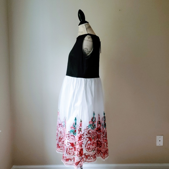 Sucrefas | NWT Red Demask Tulle Embroidered Dress - Picture 4 of 8